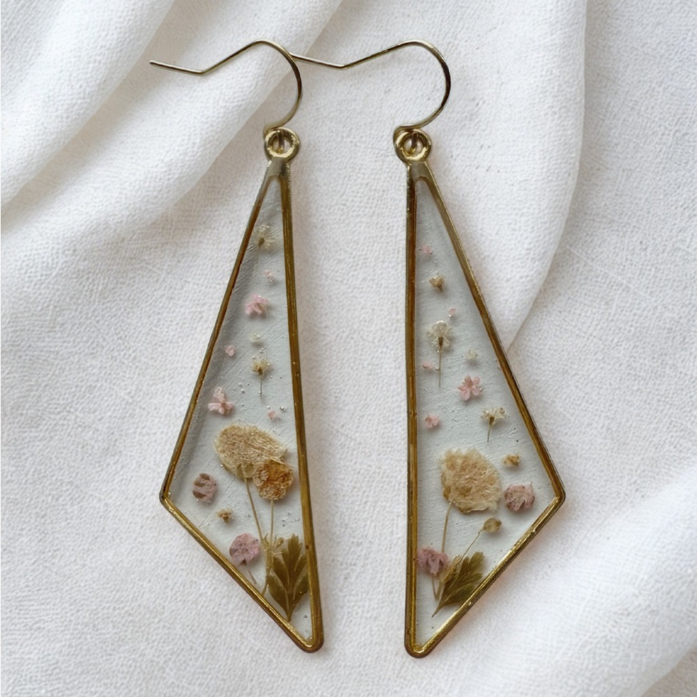 Elegant Gold Tone Floral Drop Earrings